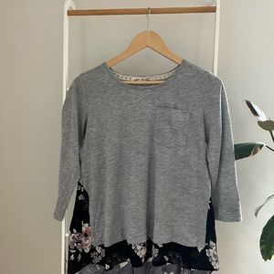 Cute small loose fit blouse, In good condition.